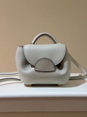 Polène - Numéro Un Micro
EDITION TEXTURED CHALK